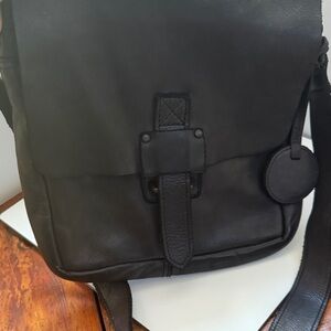 Elegant Black Leather Crossbody Bag